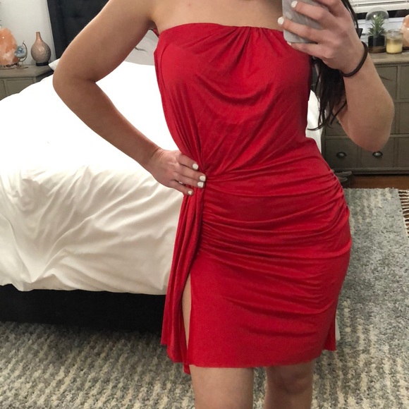 Arden B Dresses & Skirts - Silk Arden B. Red sexy mini dress slit